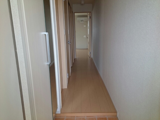 ブリーゼ・Ｆ　Ⅱ 玄関