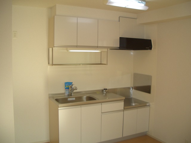 ブリーゼ・Ｆ　Ⅱ キッチン