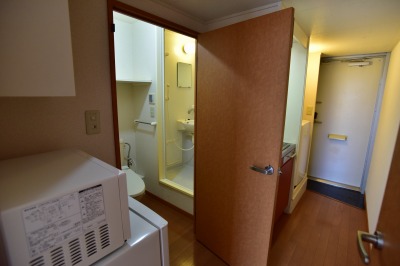 レオパレスヴィラ曽根Ａ 玄関