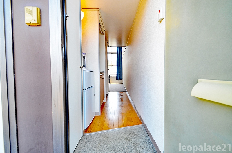 レオパレス住吉参番館 玄関