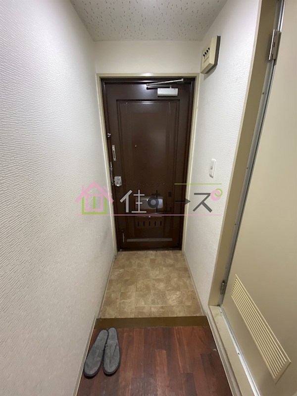 メゾンユタカファイブ 玄関