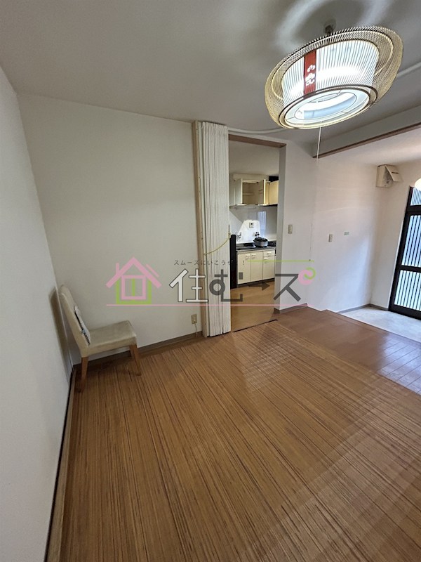 平野区平野本町　貸家 リビング