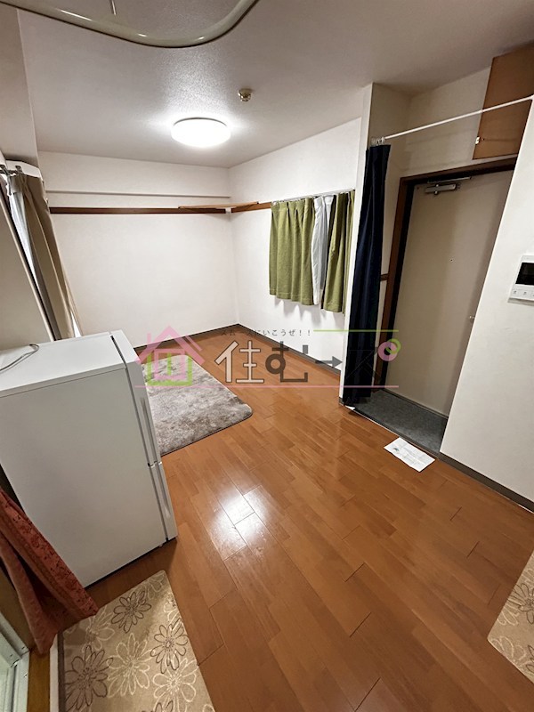 センエイ谷四 リビング