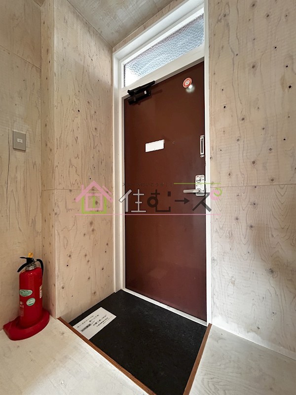 空堀上田ビル 玄関