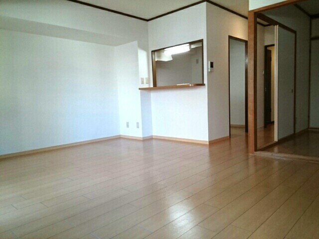 リブェール宝塚 リビング