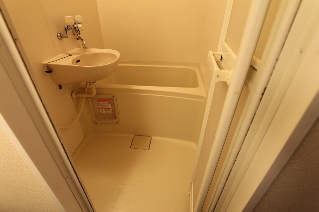 レオパレスＷｉｎｇ　Ｋ 風呂画像