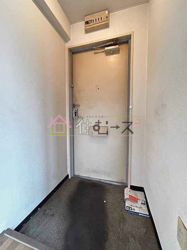 ラ・ペール一番館 玄関