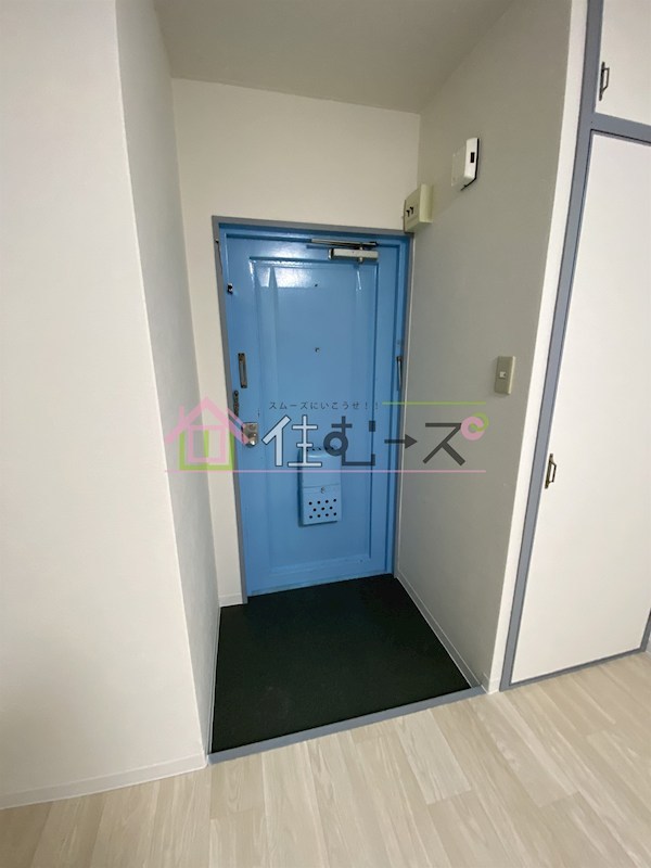 ハイツ上新第五小松 玄関