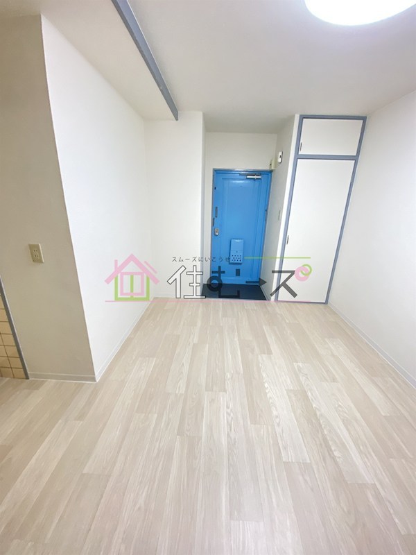 ハイツ上新第五小松 リビング