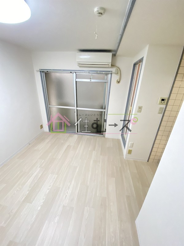 ハイツ上新第五小松 ベッドルーム