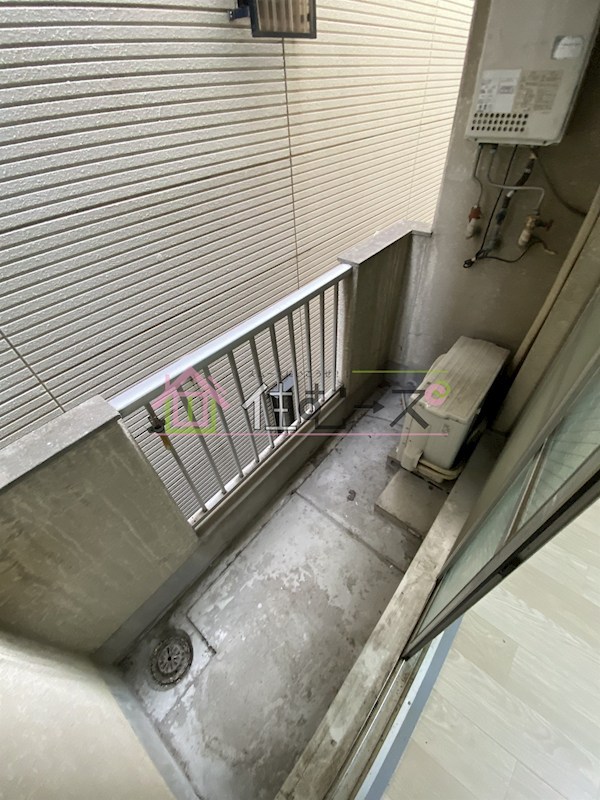 ハイツ上新第五小松 ベランダ