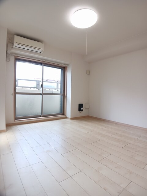 メゾン・ド・カンパニュル リビング