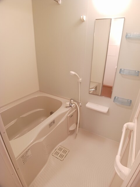 メゾン・ド・カンパニュル 風呂画像