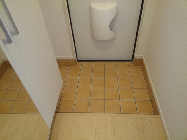 ストロベリーハイツ 玄関