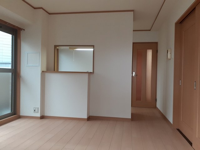 メゾン・フロールＩＭＡＫＵＢＯ リビング