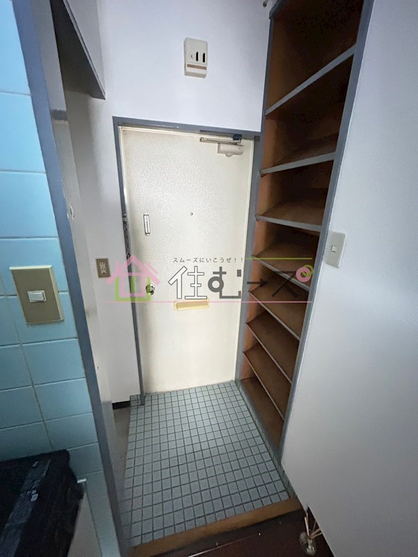 庭井ハイツ 玄関