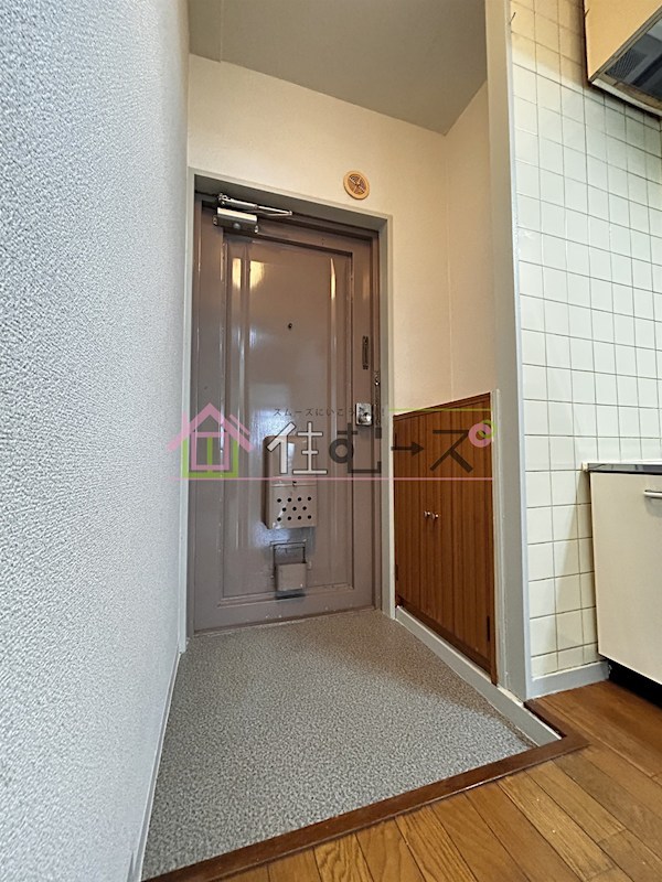 シャトーかもめ 玄関