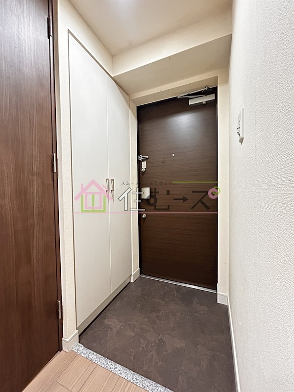 プレサンス難波フィネスト 玄関