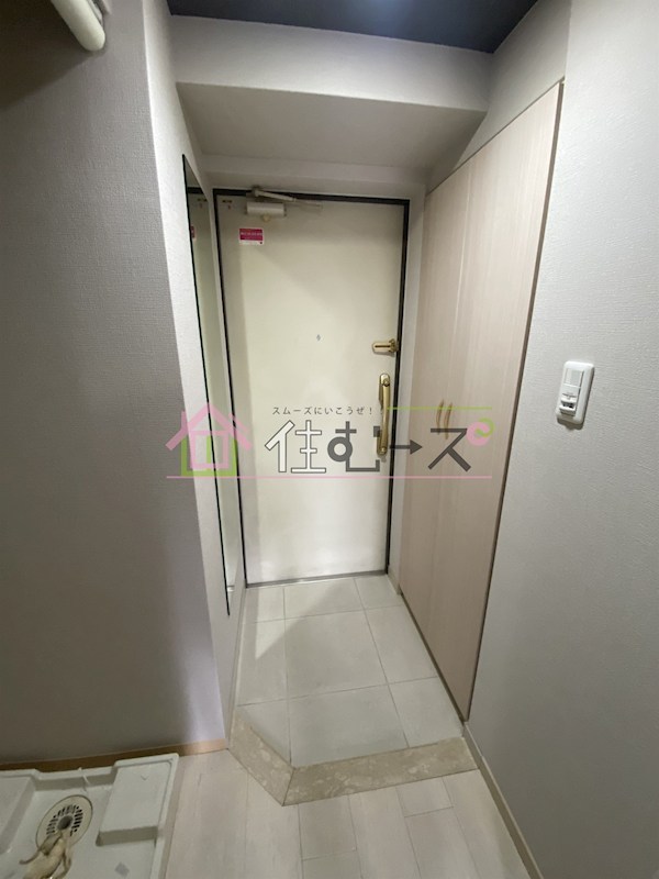 アスリート本町リバーウエスト 玄関