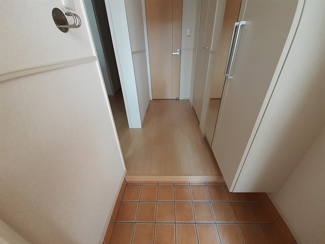 パインオーク　Ⅳ 玄関