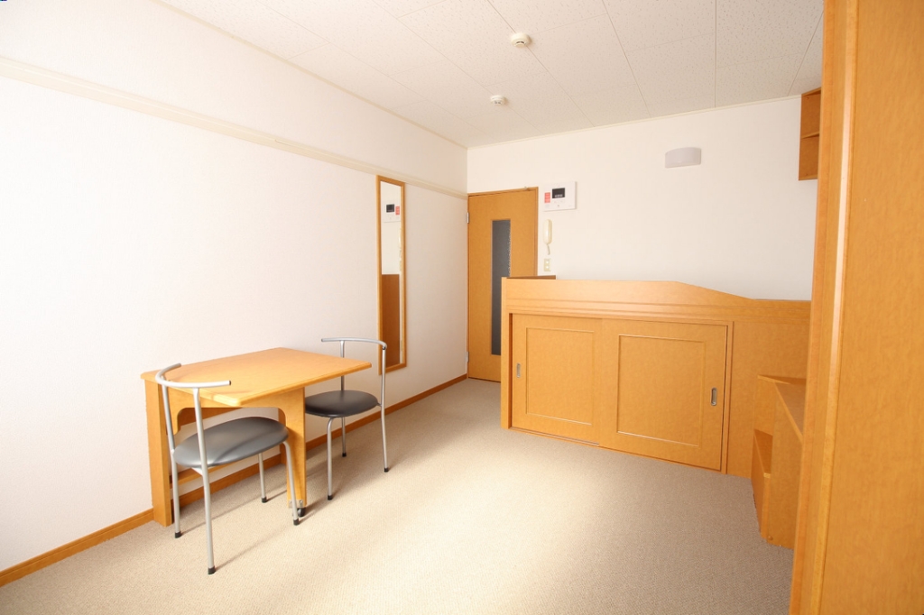 レオパレスステラ ベッドルーム