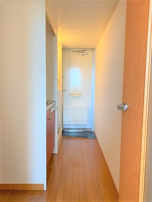 レオパレス甲東園 玄関