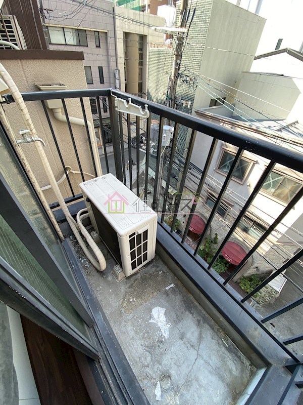 上本町アパートメント ベランダ