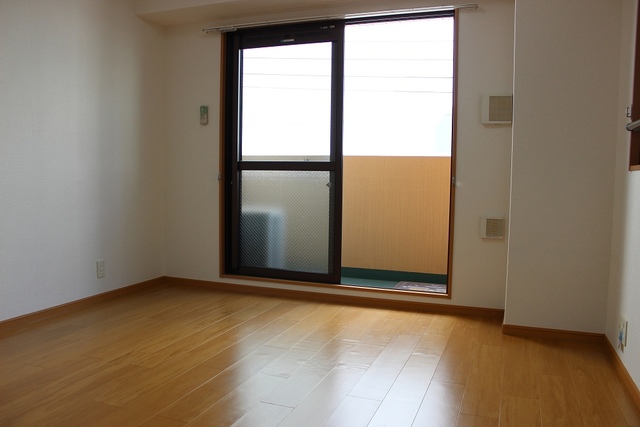 フリーデ３７３鳴尾 リビング