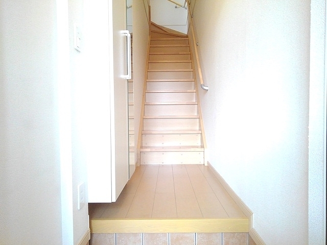 グッドリバーＢ 玄関