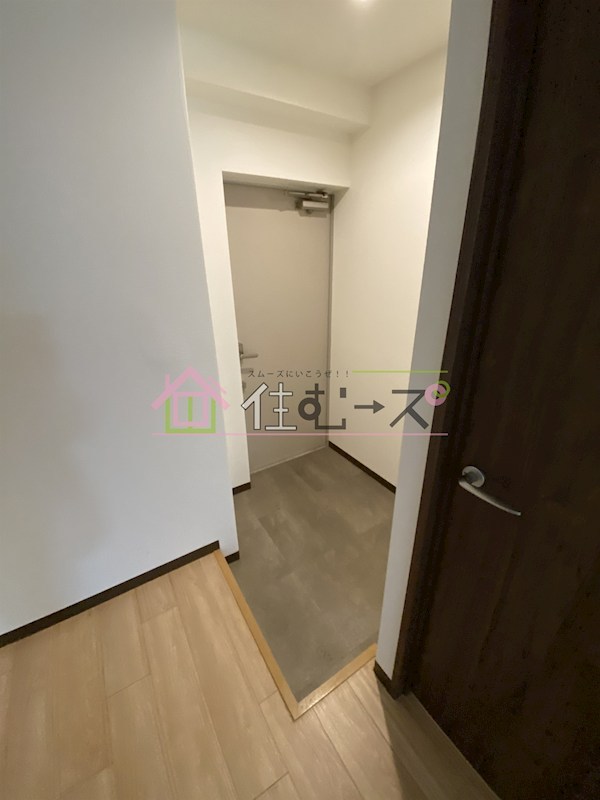 岸里AMステーションビル 玄関