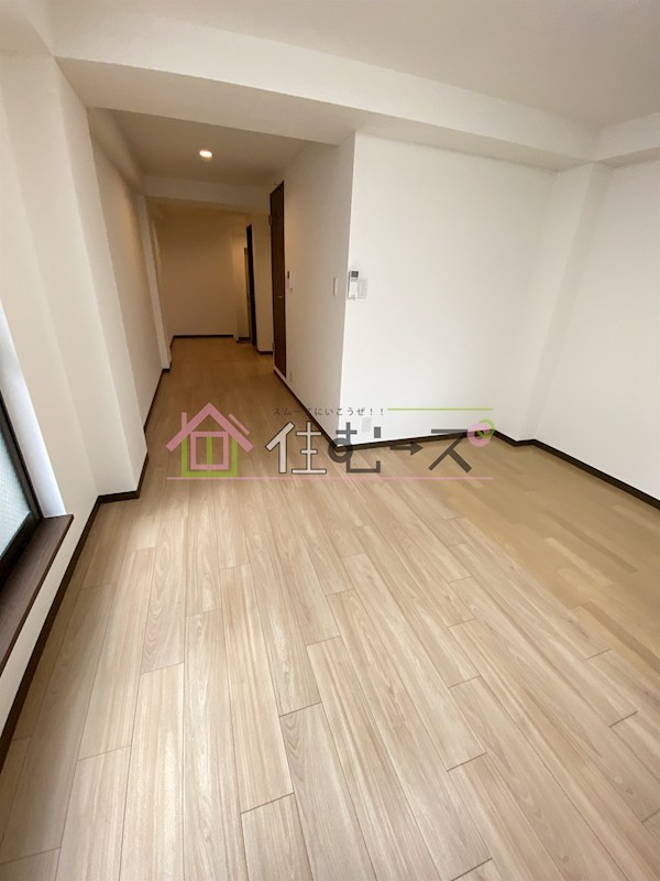 岸里AMステーションビル リビング