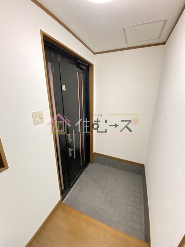 千本南2丁目戸建て 玄関