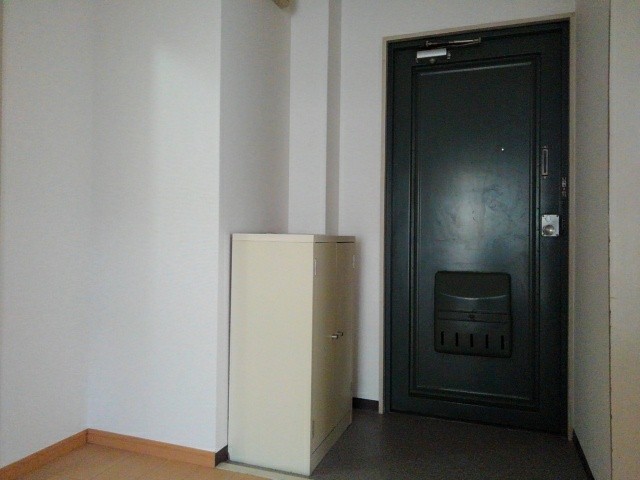 ハイツタナカ１ 玄関