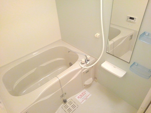 ヴィラ　カレント　イースト 風呂画像