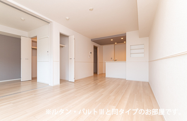 リヴァーサイド　ヴィラ リビング