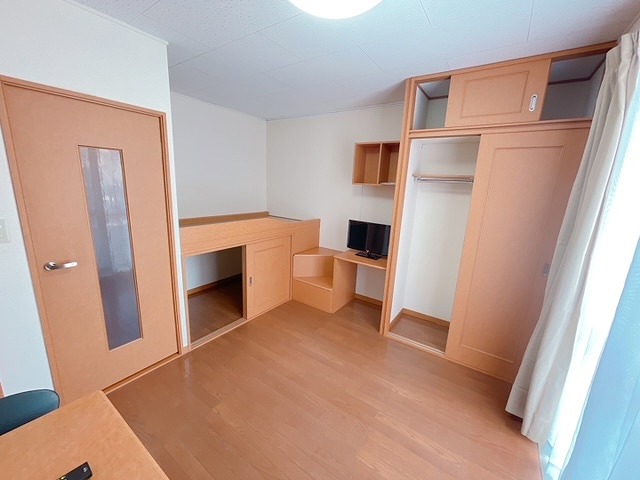 レオパレスグリーンスタジオ伊丹 ベッドルーム