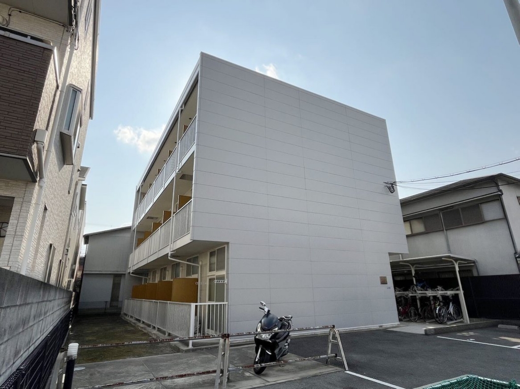 レオパレスルシェルブルー東大阪 外観