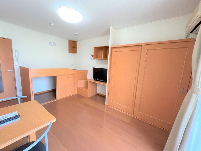 レオパレスセジュール和泉 リビング