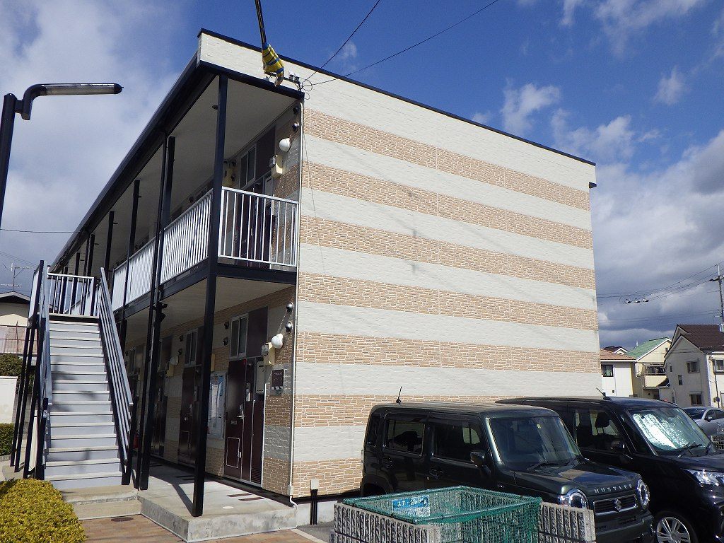 レオパレスパティオ仁川 外観