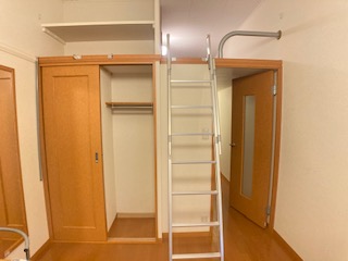 レオパレスパティオ仁川 リビング