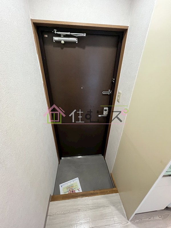 プチコート今里 玄関