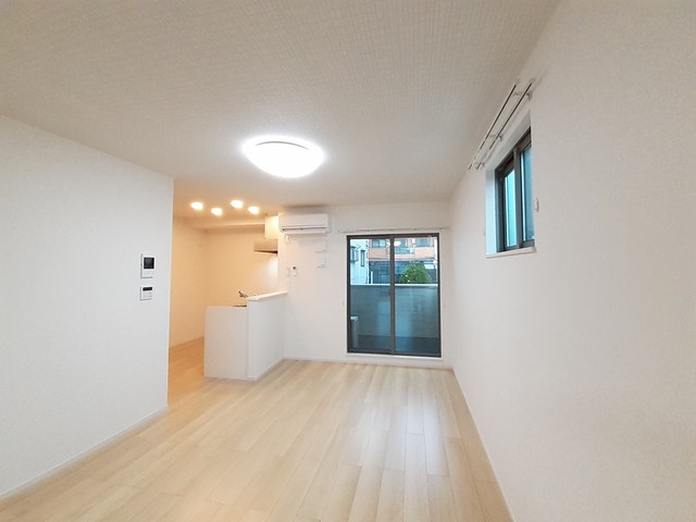 シャイン リビング