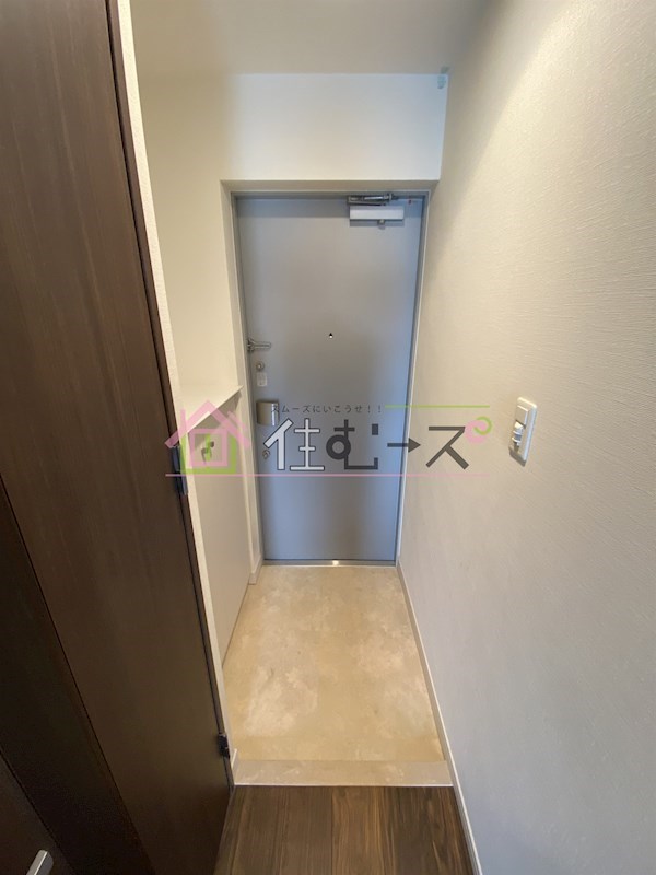 スワンズシティ北堀江 玄関