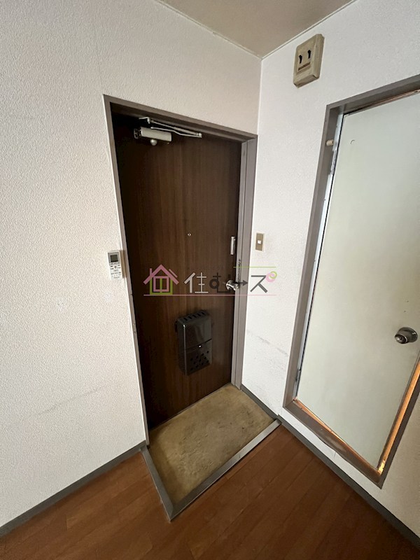 シャトーNT 玄関