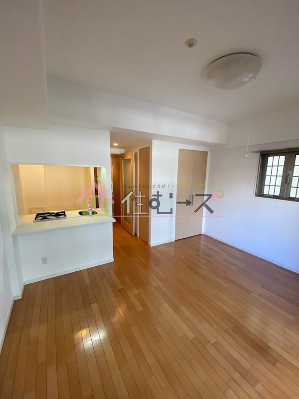 コーポYAHATAナンバ元町 リビング