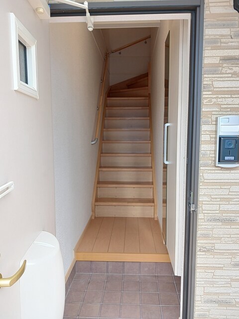 ピープルコート２号館 玄関