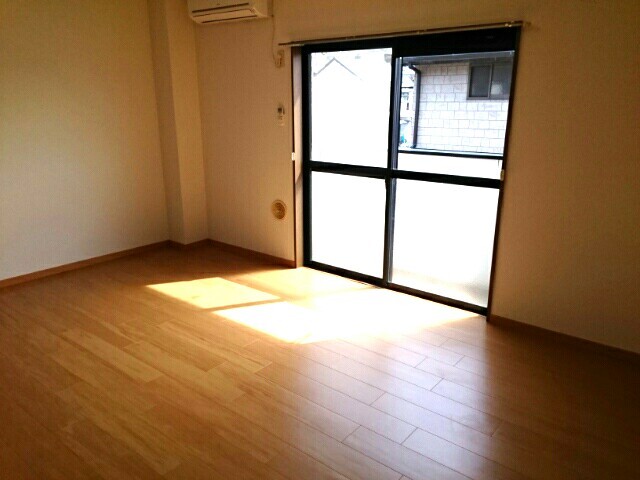 クロー・エイテルパーチ リビング