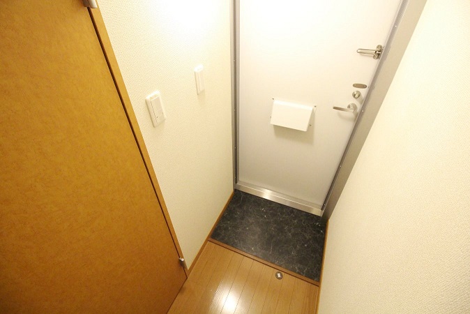 レオパレス豊里 玄関