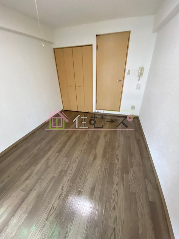 ロイヤルメゾン北浜 リビング