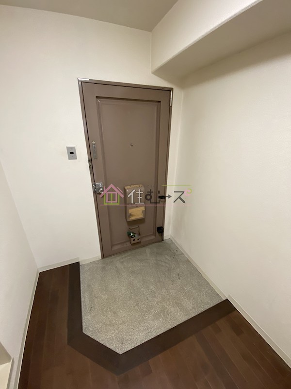 フルーレ新大阪ビル 玄関